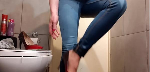 trendsCompilation of Wetting my Jeans and pouring out from my High Heels and Pants